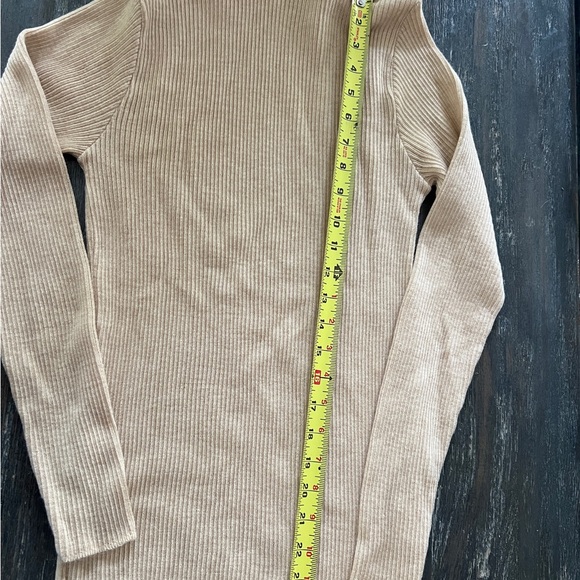 Women's vintage 60s Tan Ribbed Sweater